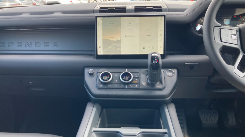 Land Rover Defender 3.0 D350 X-Dynamic SE 130 5dr Auto [8 Seat] Diesel Estate